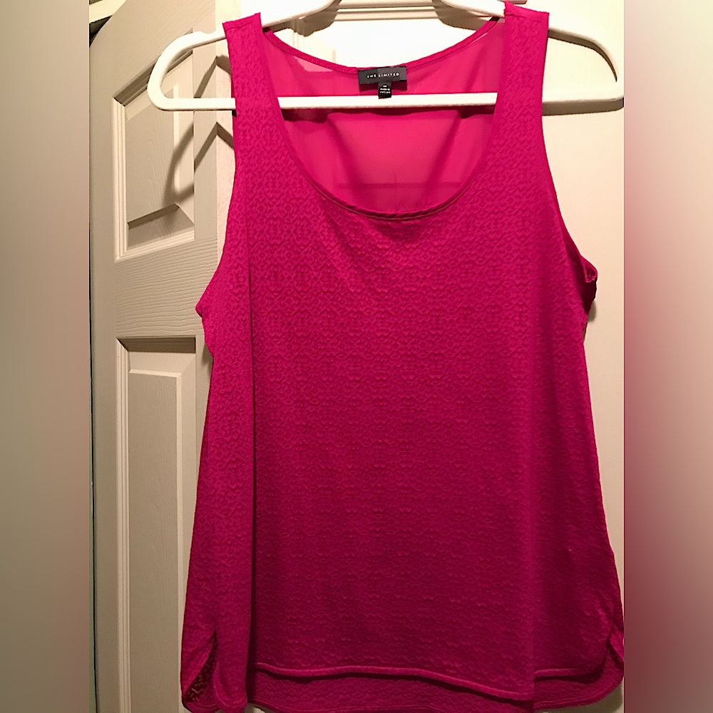 Scoopneck textured sleeveless top